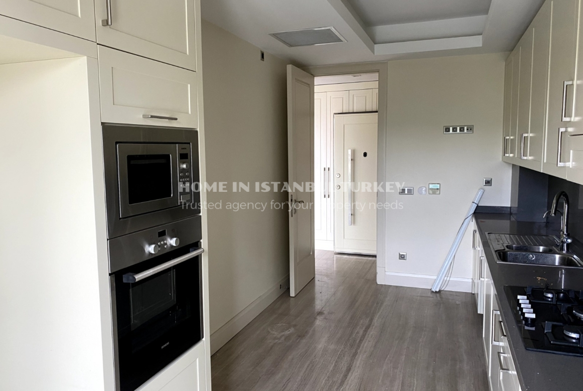 Great 5 Bedroom Duplex in Florya